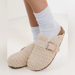 STEVE MADDEN Sam-K Beige Fabric Woven Leather Strap Buckle Slides Close toe Sz 7